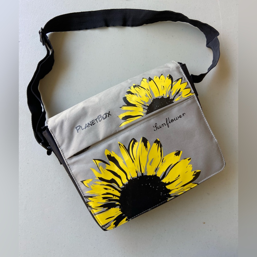 Planet Box lunch box and tote/case EUC sunflower design
